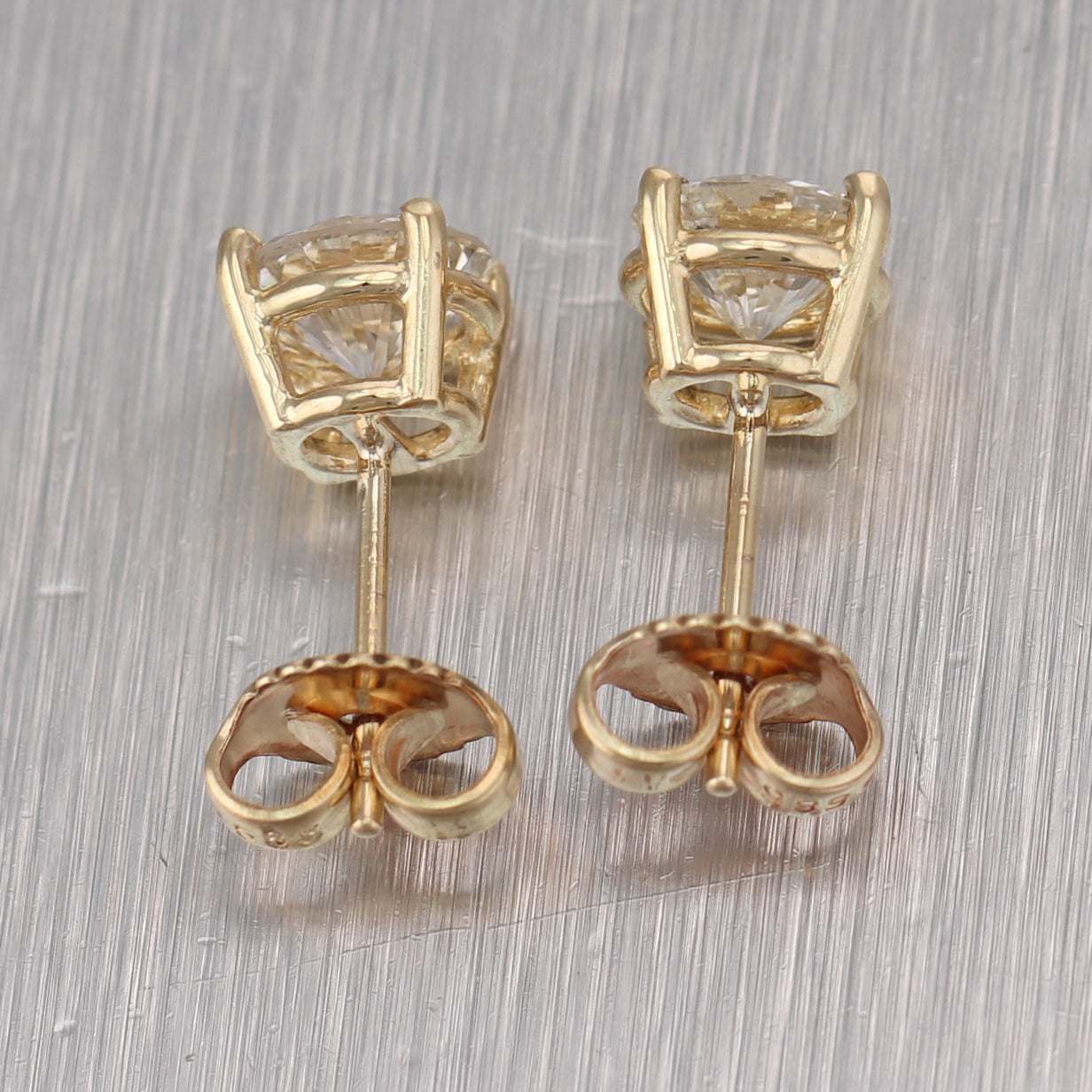 Modern 14k Yellow Gold 1.50ctw Diamond Stud Earrings
