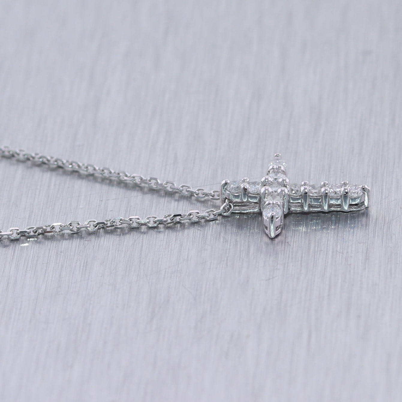 14k White Gold 0.23ctw Diamond Cross 19" Necklace