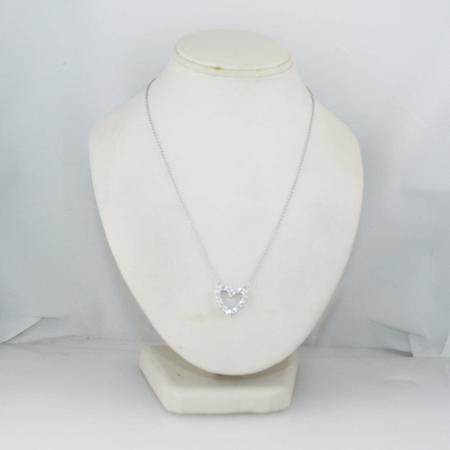 Modern 18k White Gold 1ctw Diamond Heart 16" Necklace