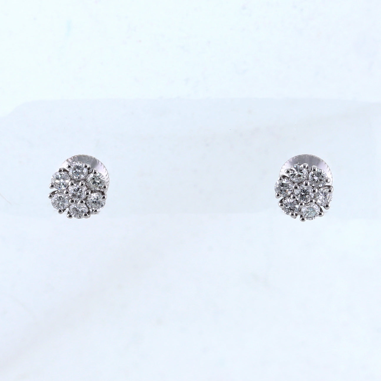 14k White Gold 0.85ctw Diamond Cluster Stud Earrings