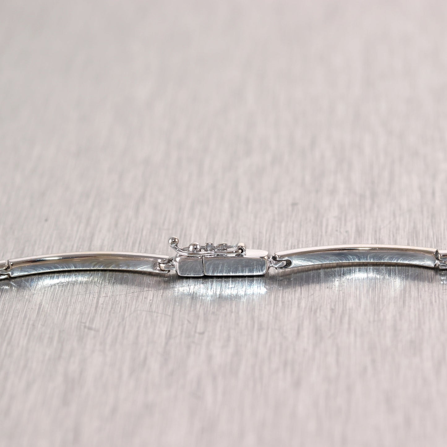 Modern 18k White Gold 0.50ctw Diamond Choker 15" Necklace